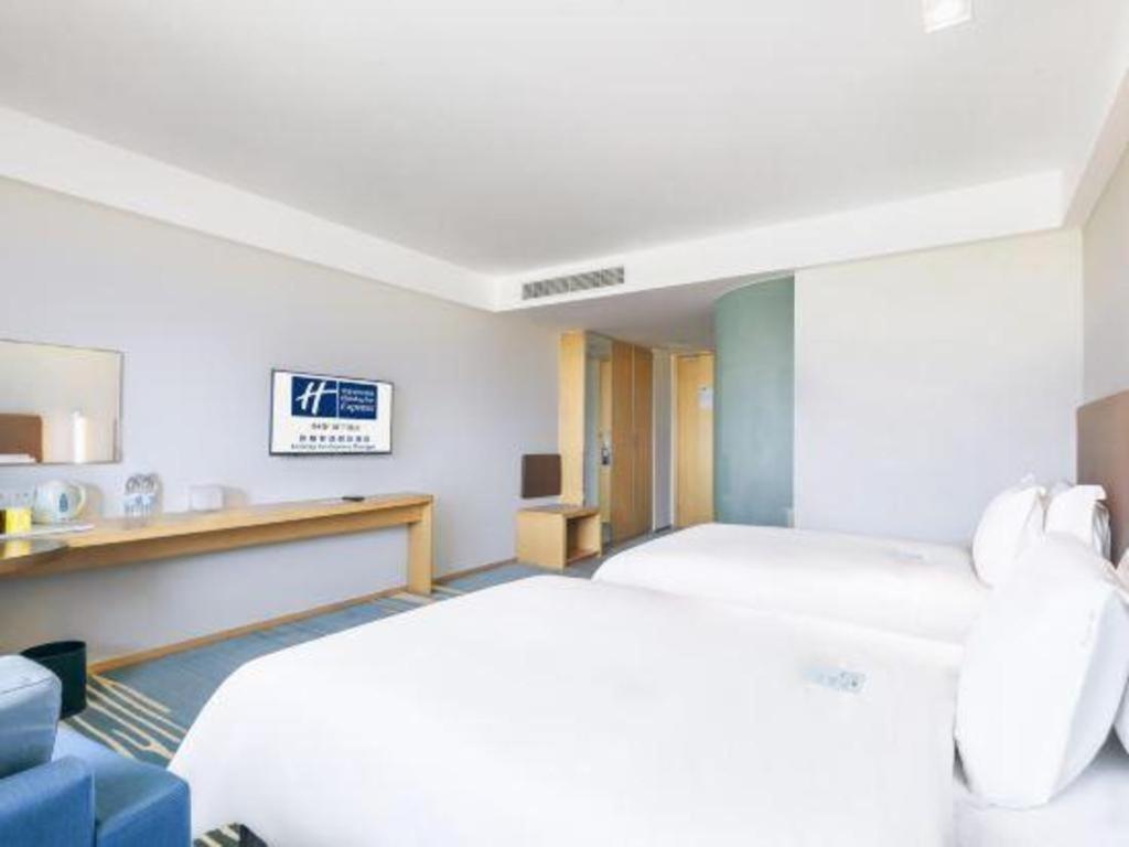 Holiday Inn Express Zhangye By Ihg Exterior photo