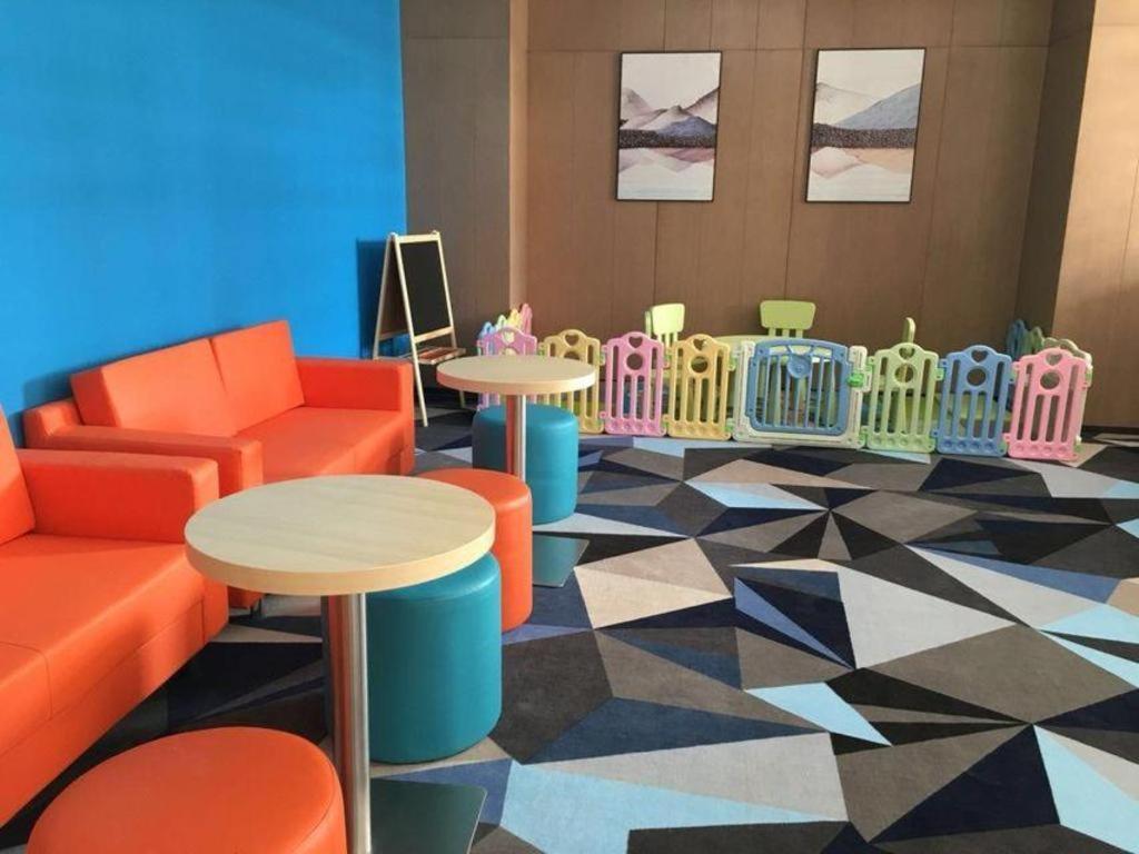 Holiday Inn Express Zhangye By Ihg Exterior photo