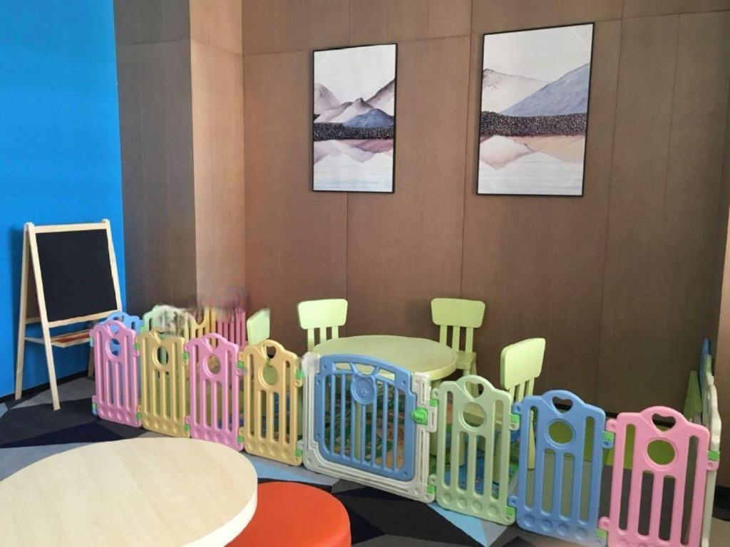 Holiday Inn Express Zhangye By Ihg Exterior photo